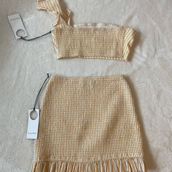 Revolve set! - Picture 4 of 7